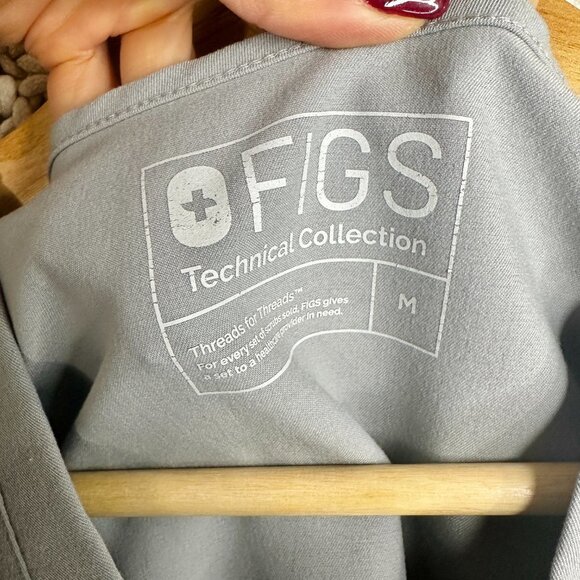 FIGS THREADS FOR THREADS CATARINA GREY SCRUB TOP - Picture 3 of 5